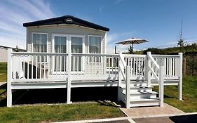 The Sea Breeze - 8 Berth Premium Caravan In Camber Sands